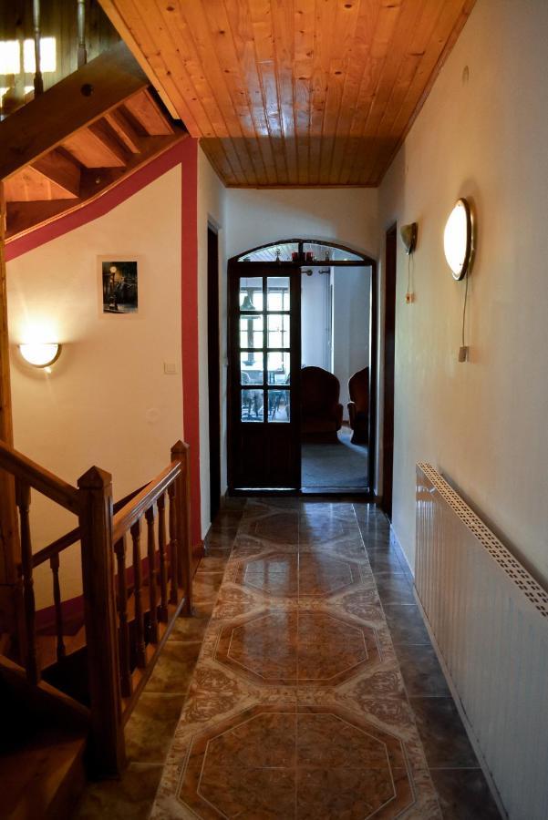 Grandpa'S Hidden Crib, 6 Bedroom, Pet Friendly Sinaia Kültér fotó