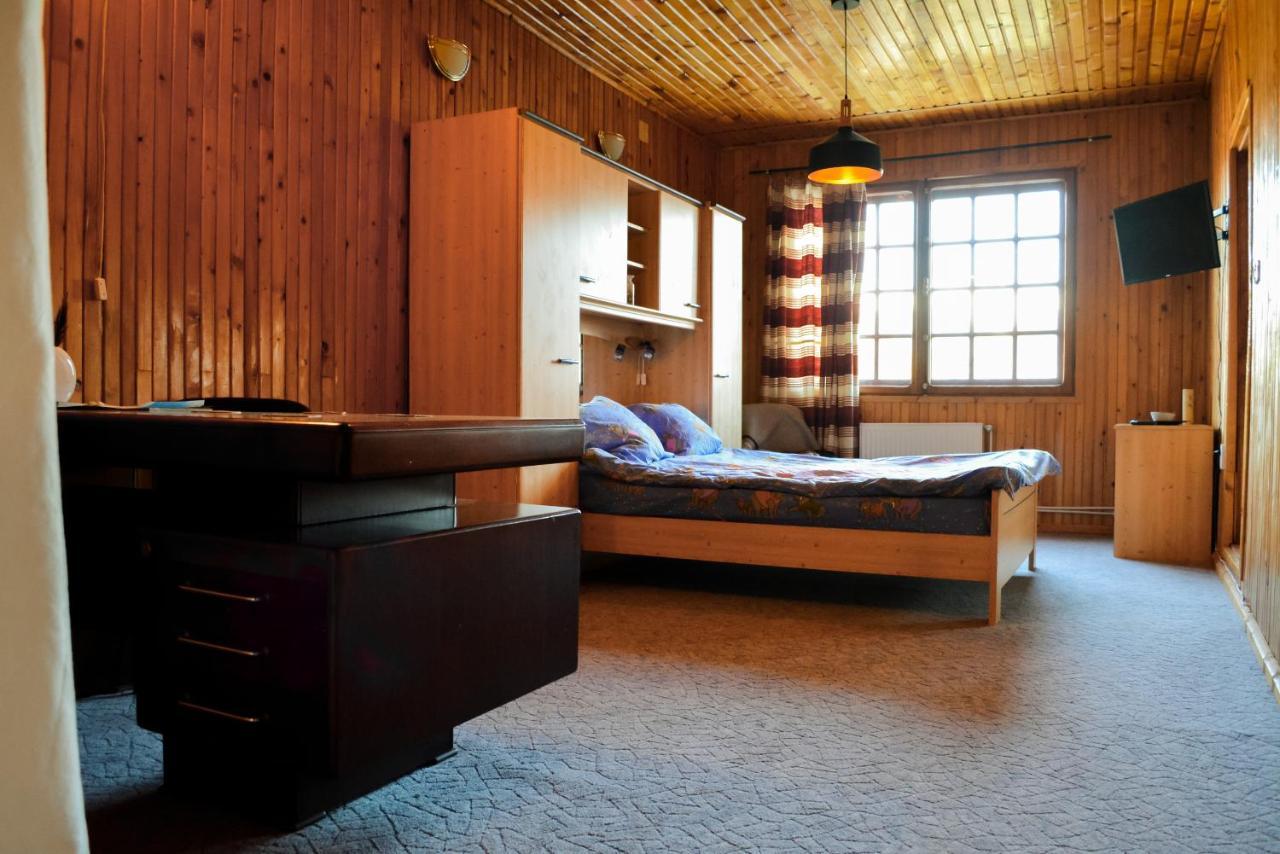 Grandpa'S Hidden Crib, 6 Bedroom, Pet Friendly Sinaia Kültér fotó